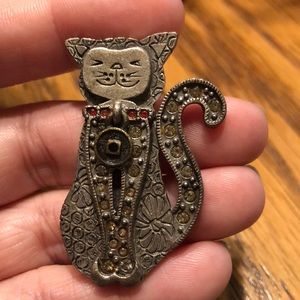 Smiling Cat Brooch